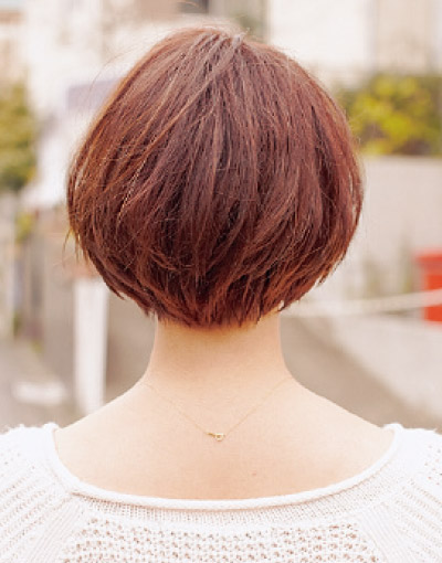 セミウエットな質感 耳かけでフレッシュ顔に ヘアカタログ 髪型 ヘアスタイルのまとめweb Ar